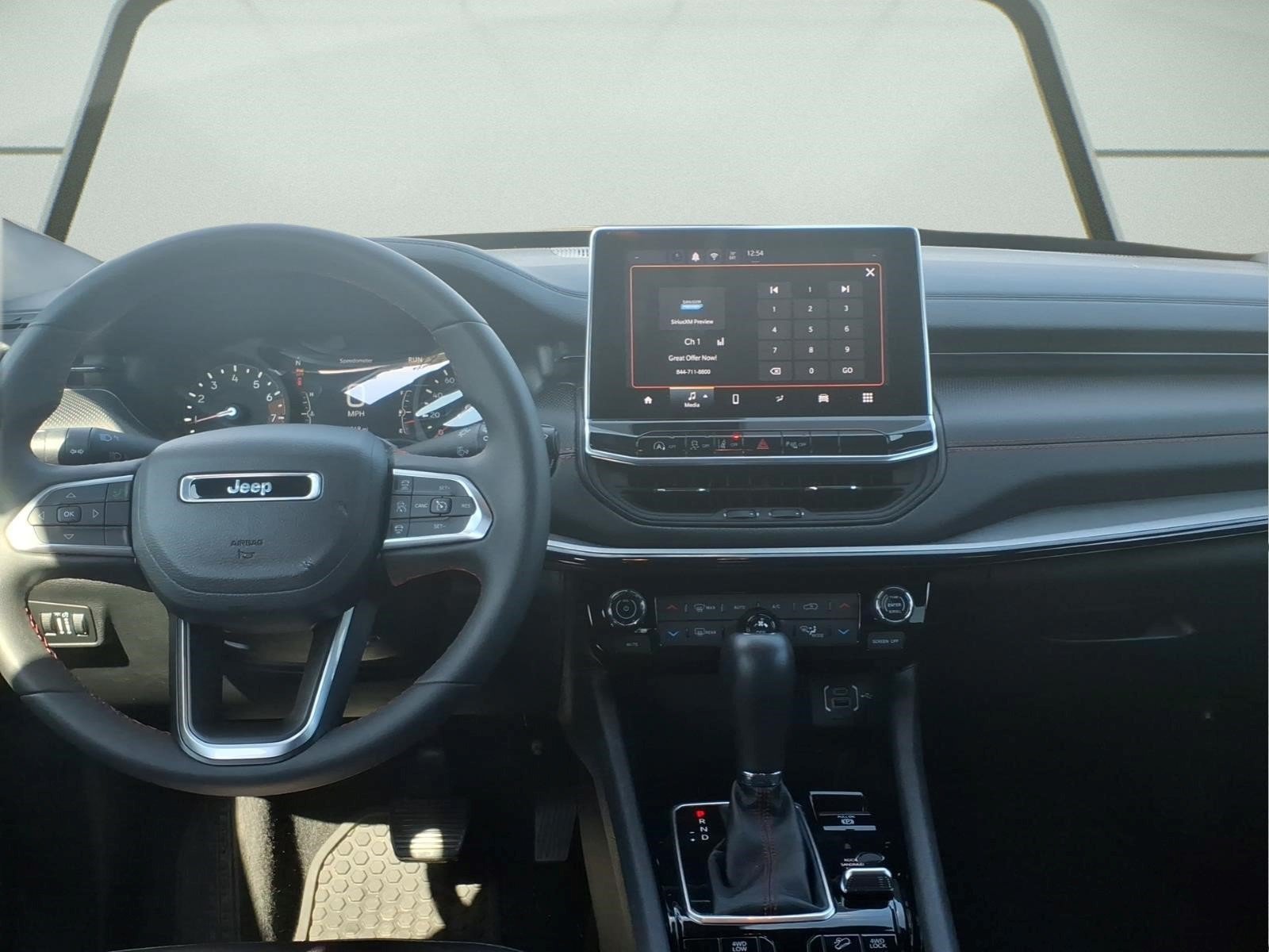 Used 2025 Jeep Compass Trailhawk AWD/4WD image 11