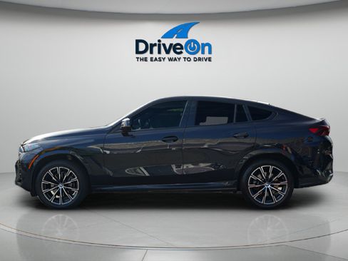 Used 2024 BMW X6 xDrive40i w/ Premium Package AWD/4WD image 3