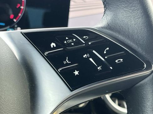 Certified 2025 Mercedes-Benz GLA 250 image 24