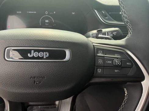 Certified 2025 Jeep Grand Cherokee L Laredo AWD/4WD image 19