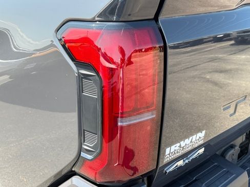 Used 2024 Toyota Tacoma SR5 AWD/4WD image 25