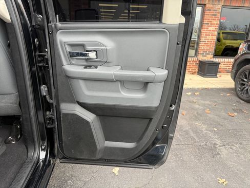 Used 2013 RAM 1500 Classic SLT w/ Premium Display Pkg image 20