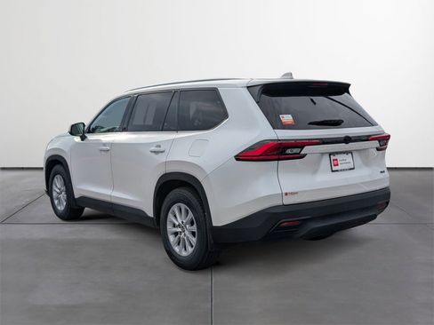 Certified 2024 Toyota Grand Highlander XLE image 4