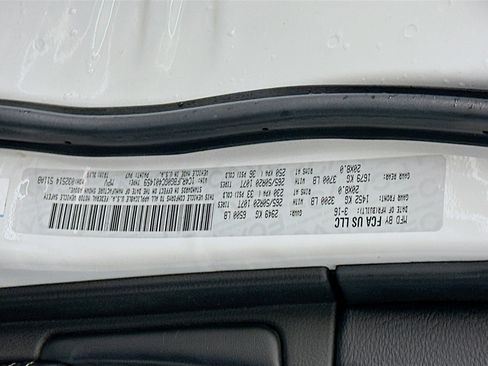 Used 2016 Jeep Grand Cherokee Limited w/ Luxury Group II image 12