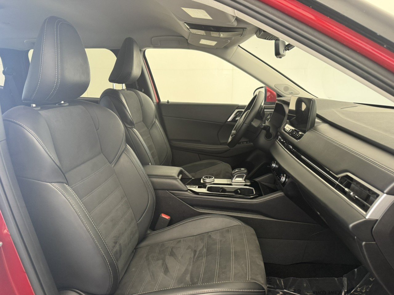 Used 2025 Mitsubishi Outlander SE AWD/4WD image 10