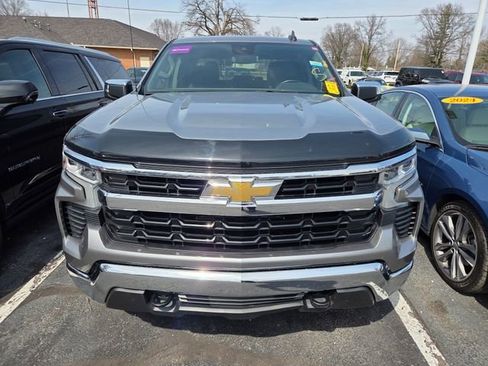 Used 2024 Chevrolet Silverado 1500 LT image 2