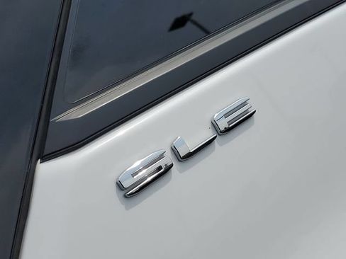 Used 2024 GMC Terrain SLE w/ Driver Convenience Package AWD/4WD image 6