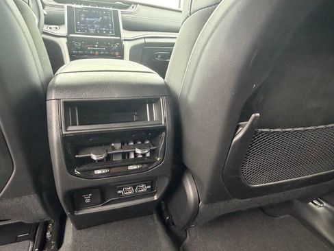 Used 2024 Hyundai Venue SE FWD image 33