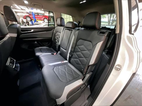 New 2026 Volkswagen Atlas Peak Edition image 12