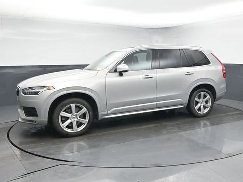 Used 2023 Volvo XC90 B5 Core image 4