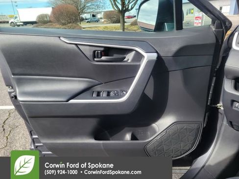 Used 2023 Toyota RAV4 LE image 18