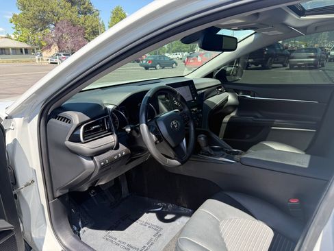 Used 2022 Toyota Camry SE w/ Cold Weather Package FWD image 11