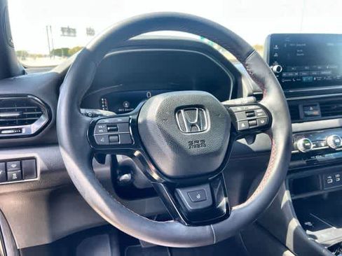 Certified 2025 Honda Pilot Black Edition image 16