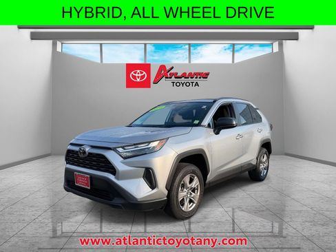 Certified 2025 Toyota RAV4 LE AWD/4WD image 4
