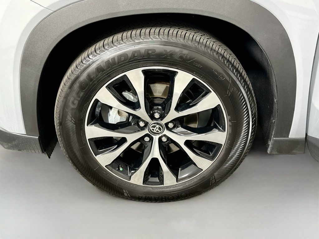 Certified 2026 Toyota Grand Highlander AWD Hybrid image 32