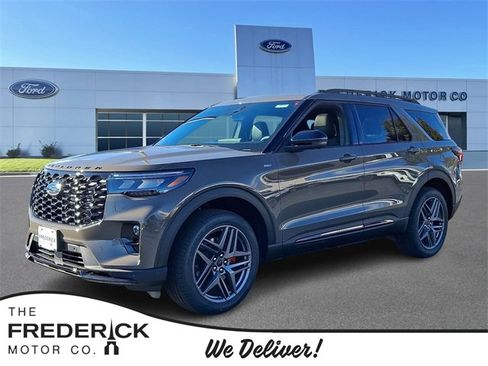 New 2026 Ford Explorer ST-Line w/ ST-Line Street Pack image 1