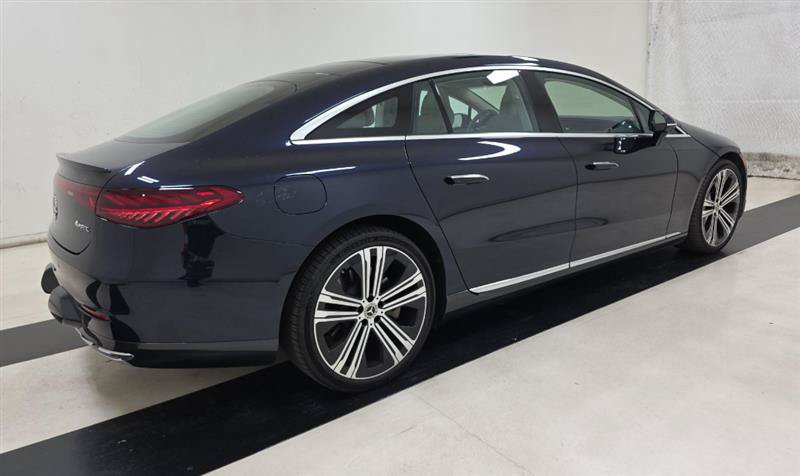 Used 2022 Mercedes-Benz EQS 580 4MATIC Sedan image 4