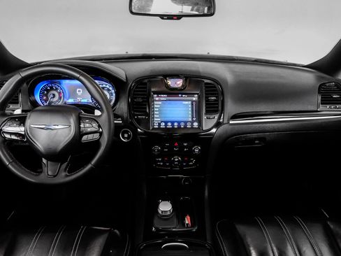 Used 2022 Chrysler 300 S RWD image 10