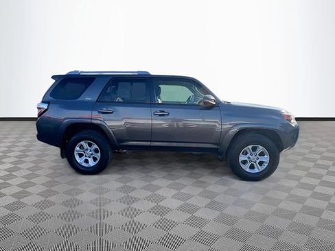 Used 2018 Toyota 4Runner SR5 Premium image 8