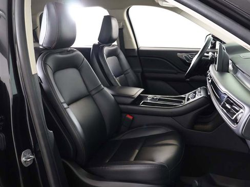 Used 2023 Lincoln Aviator Standard image 30