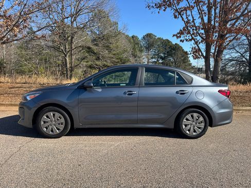 Used 2019 Kia Rio S image 9