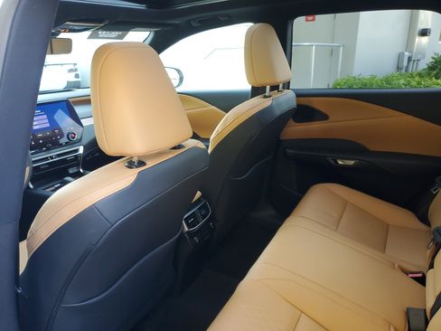 Used 2023 Lexus RX 350 FWD image 12