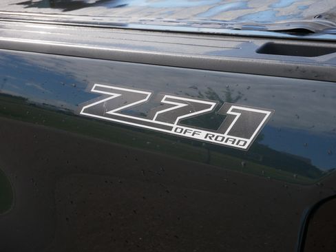 Used 2018 Chevrolet Colorado Z71 AWD/4WD image 17