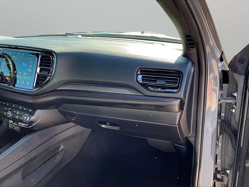 Used 2023 Dodge Durango R/T w/ Tow 'N Go Package AWD/4WD image 22