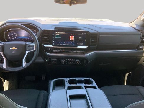 Used 2024 Chevrolet Silverado 1500 LT w/ Z71 Off-Road Package AWD/4WD image 16