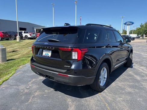 Certified 2025 Ford Explorer Active image 8
