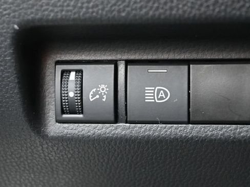 Used 2021 Toyota RAV4 LE w/ Carpet Mat Package (TMS) AWD/4WD image 15