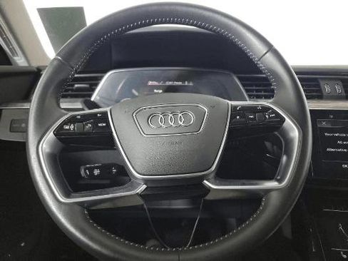 Used 2021 Audi e-tron Premium w/ Convenience Plus Package image 19