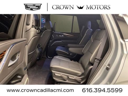 Certified 2024 Cadillac Escalade Premium Luxury AWD/4WD image 19