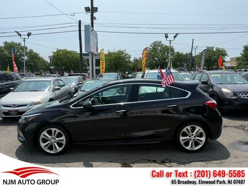 Used 2017 Chevrolet Cruze Premier FWD image 7