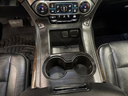 Used 2019 Chevrolet Tahoe LT w/ Luxury Package AWD/4WD image 18