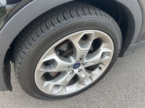 Used 2016 Ford Escape Titanium w/ Equipment Group 301A AWD/4WD image 6