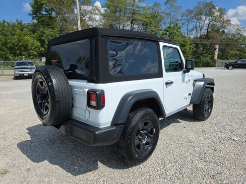 Used 2024 Jeep Wrangler Sport AWD/4WD image 6
