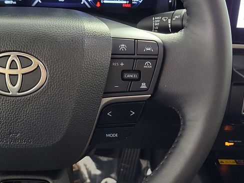 Used 2026 Toyota Camry XLE FWD image 25