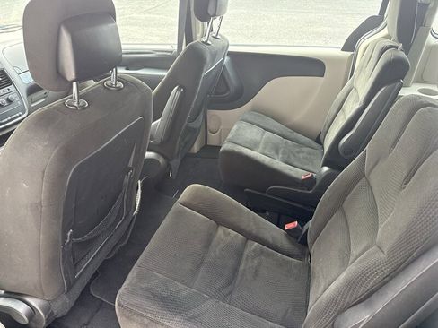 Used 2015 Dodge Grand Caravan American Value Package image 11