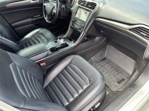 Used 2019 Ford Fusion SEL FWD image 33