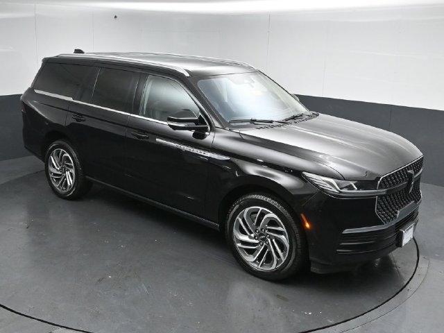 Certified 2025 Lincoln Navigator Reserve AWD/4WD image 46