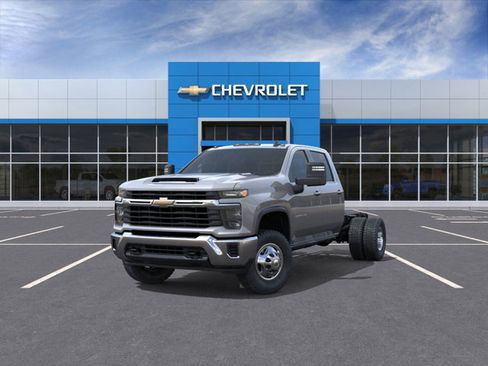 New 2026 Chevrolet Silverado 3500 LT image 8