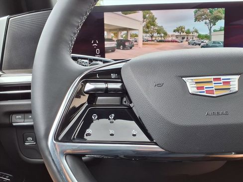 Certified 2025 Cadillac Escalade Premium Luxury image 28