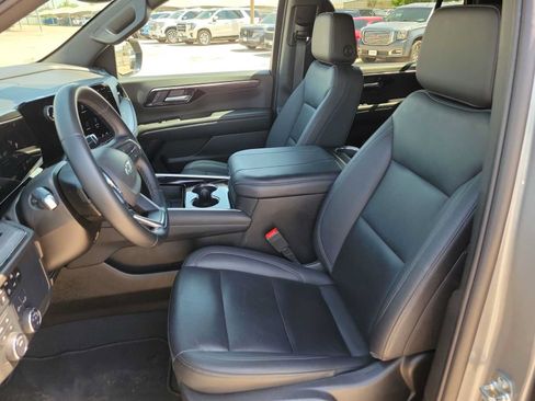 Used 2025 Chevrolet Tahoe Z71 AWD/4WD image 14