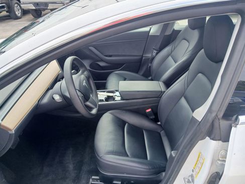 Used 2020 Tesla Model 3 Standard Range Plus image 10