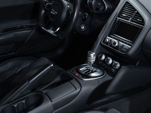 Used 2012 Audi R8 V8 image 49