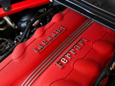 Used 2010 Ferrari California RWD image 39
