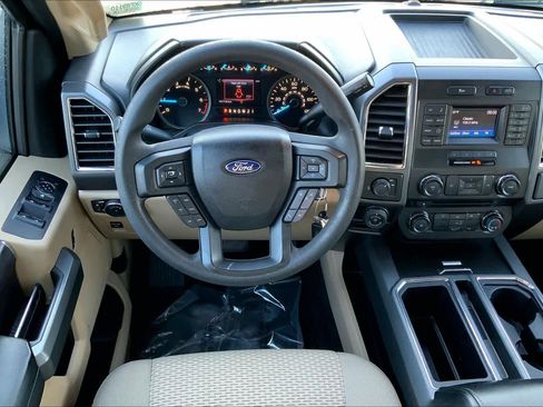 Used 2016 Ford F150 XLT w/ Trailer Tow Package image 5