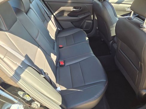 Used 2024 Nissan Sentra SR w/ SR Premium Package image 10