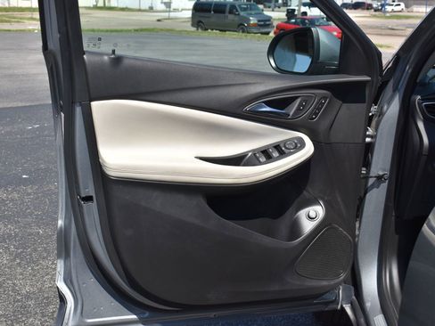 Used 2023 Buick Encore GX Essence w/ Experience Buick Package FWD image 12